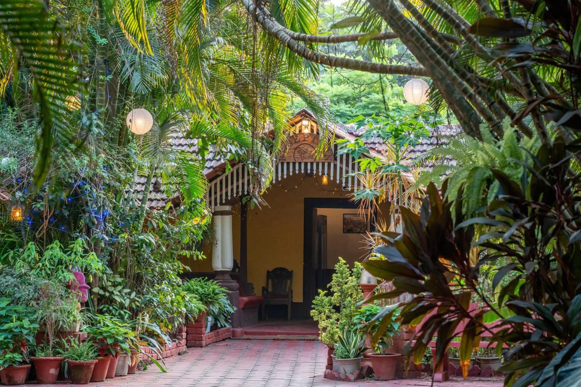 Palm Grove Cottages - Leisure Resort Бенаулім Екстер'єр фото