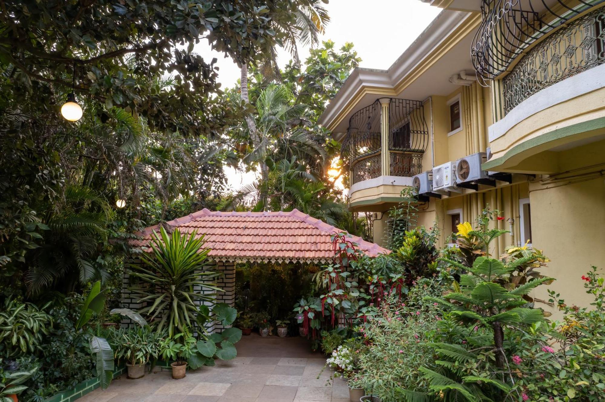 Palm Grove Cottages - Leisure Resort Бенаулім Екстер'єр фото